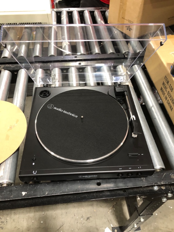 Photo 2 of Audio Technica Turntable
