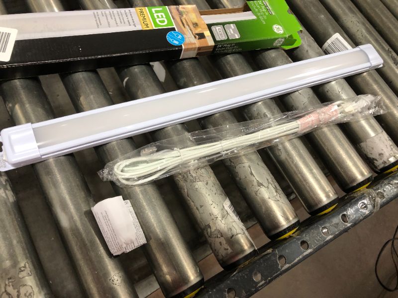 Photo 1 of Enbrighten Premium Linkable Under Cabinet Fixture, 18in, LED, Linkable, 628 Lumens, 3000K Bright White, 38846-T1
