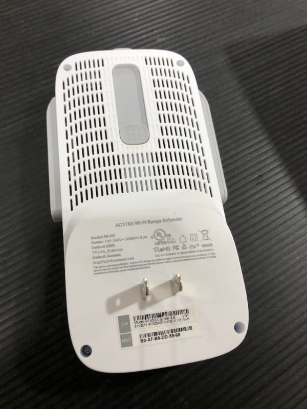 Photo 6 of TP- LINK AC1750 WI-FI RANGE EXTENDER
