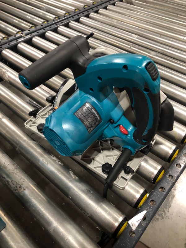 Photo 2 of Makita SP6000J 6-1/2-Inch Plunge Circular Saw
