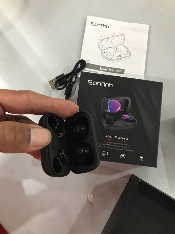 Photo 3 of Wireless Earbuds