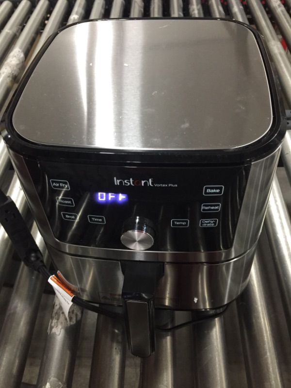 Photo 2 of Instant Vortex Plus 6 Quart Air Fryer