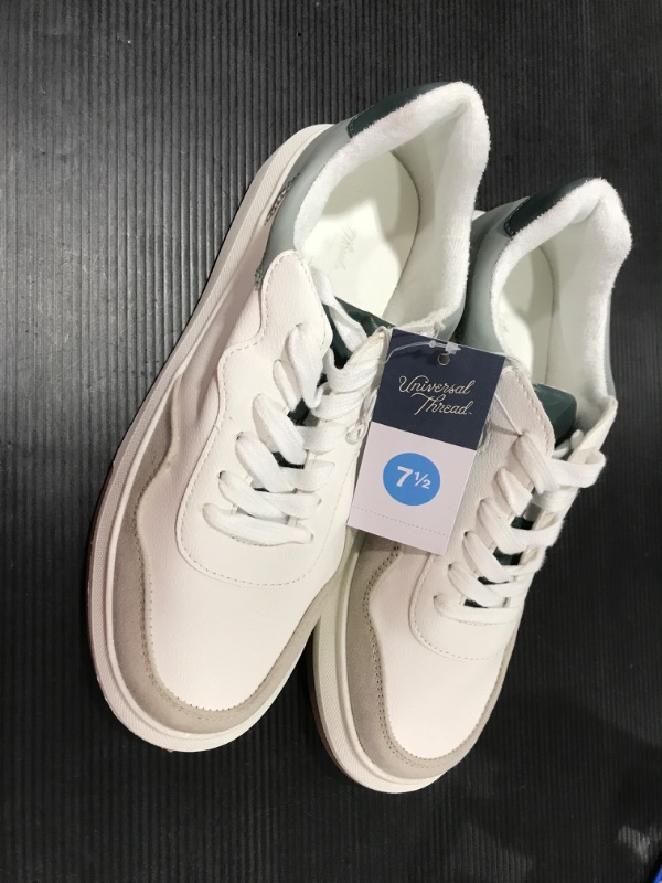 Photo 1 of [Size 7.5] Women's Flora Sneakers - Universal Thread™
