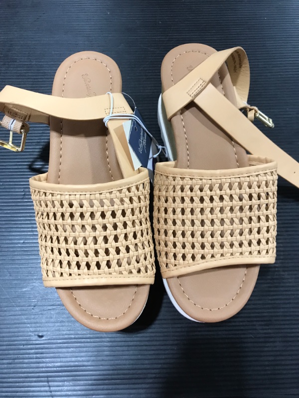 Photo 2 of [Size 6] Universal Thread Alba Platform Memory Foam Heeled Sandals