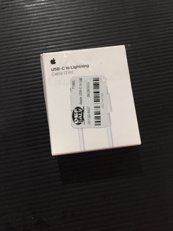 Photo 2 of Apple USB Type-C to Lightning Cable (6.6')