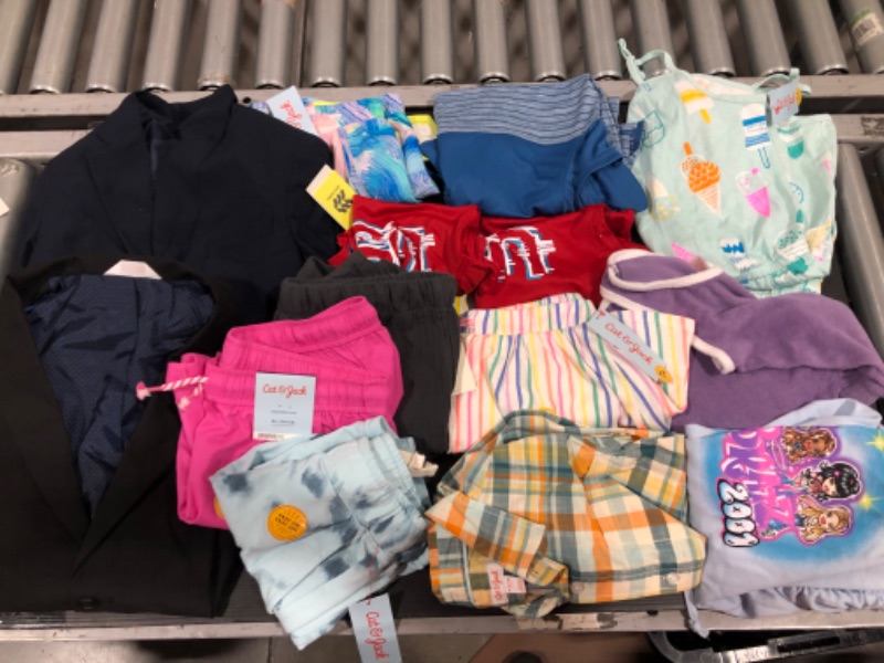 Photo 2 of BUNDLE OF CHILDREN AGE 4+ CLOTHING BOYS&GIRLS 