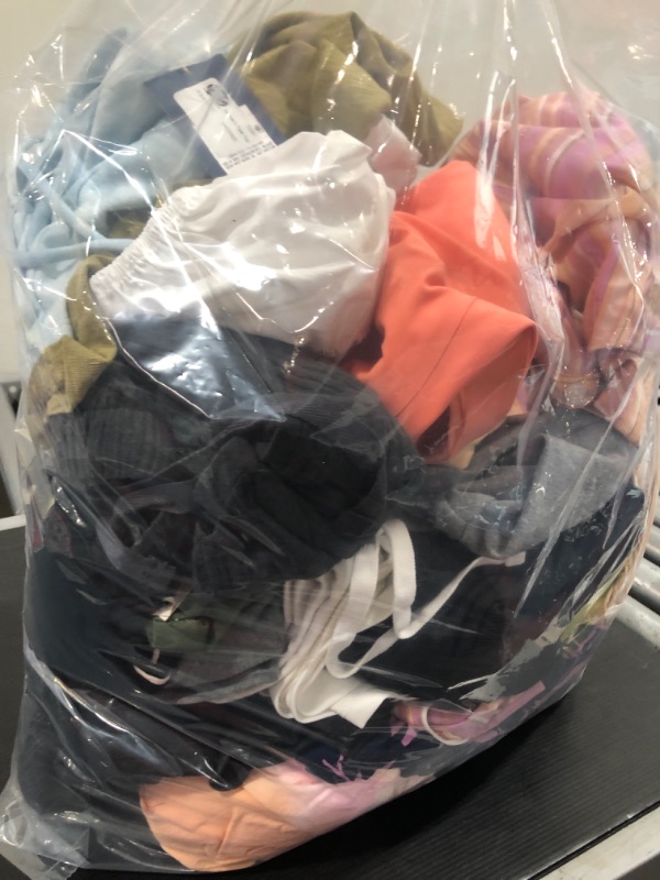 Photo 3 of BUNDLE OF WOMENS CLOTHING *SIZES VARY* 