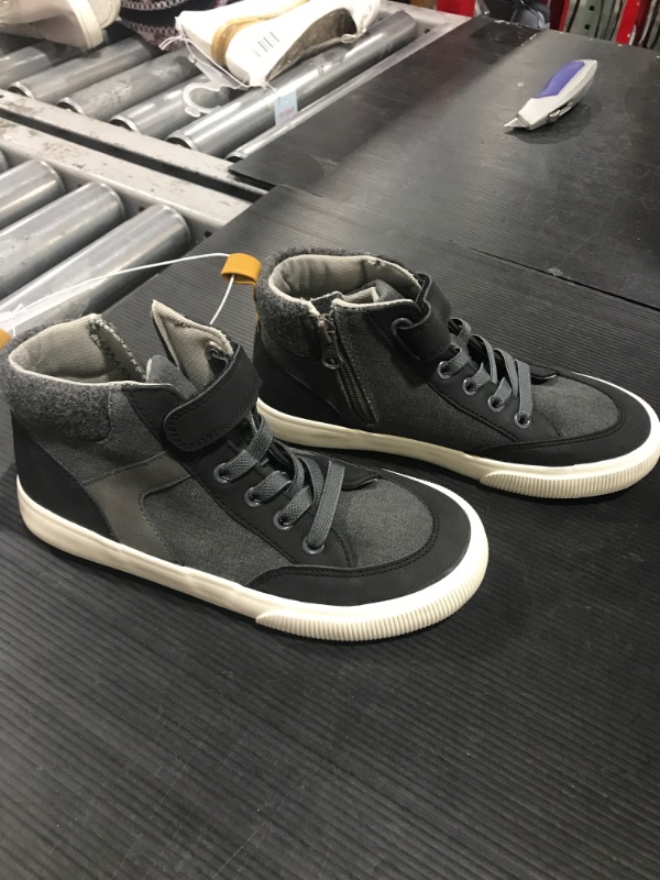 Photo 2 of Boys' Zipper Anthony Sneakers - Cat & Jack Charcoal Gray 3
