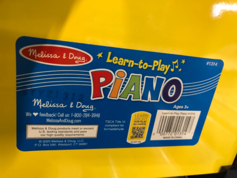 Photo 4 of **ONE KEY NOT FUNCTIONAL**
Melissa & Doug Learn-To-Play Piano