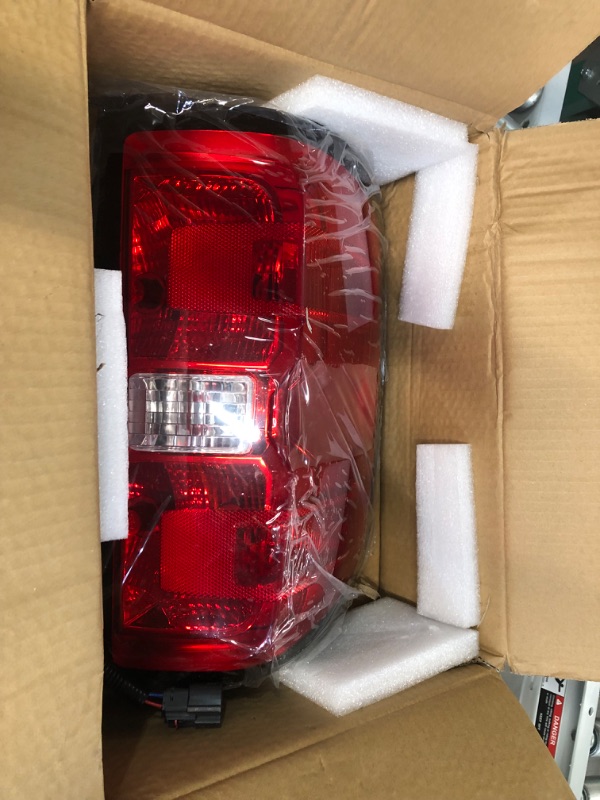 Photo 3 of *SEE NOTES* Huray Taillight For 2014-2018 Chevy Silverado, Black trim

