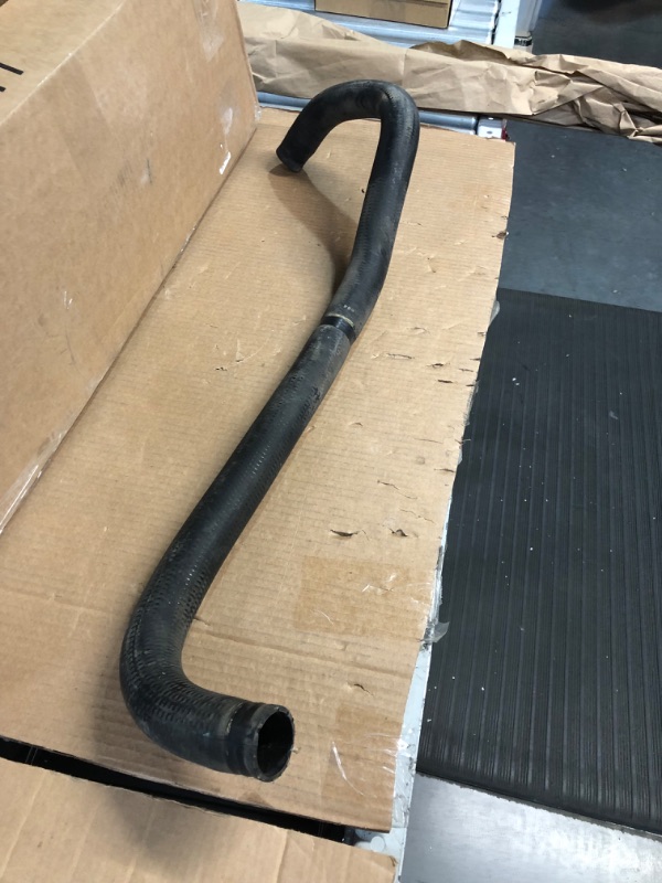 Photo 2 of Continental 66815 Molded Radiator Hose