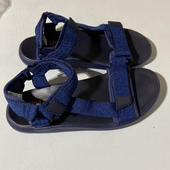 Photo 1 of Amazon Essentials Kids Sandals  size 2