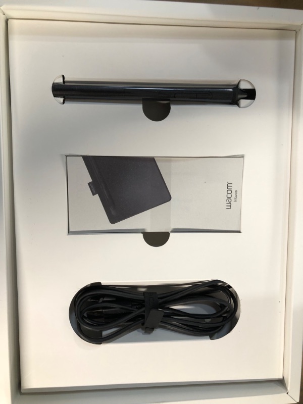 Photo 3 of Wacom Intuos Bluetooth Creative Pen Tablet (Medium, Black)