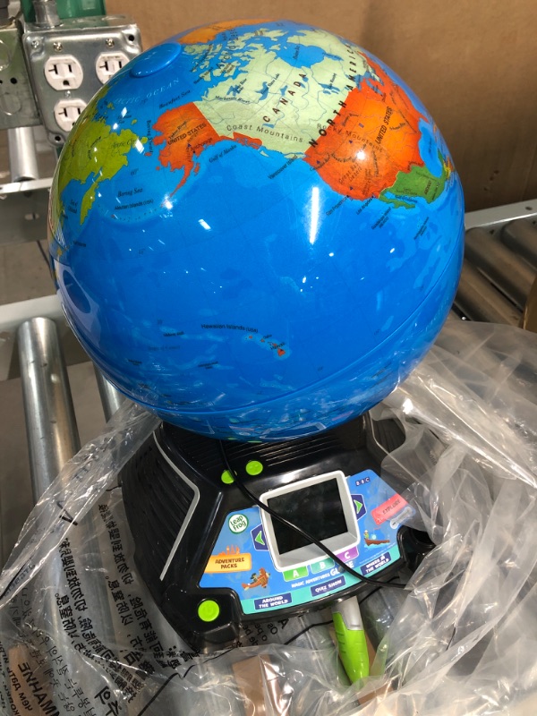 Photo 2 of 2.7 LCD Screen LeapFrog Magic Adventures Globe (Frustration Free Packaging) with Stylus