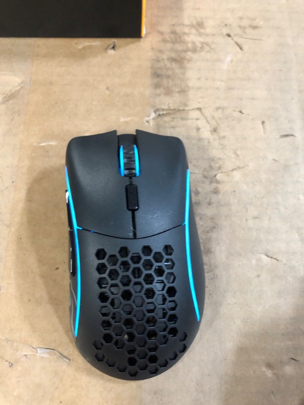 Photo 2 of Glorious Model D- (Minus) Wireless Gaming Mouse 