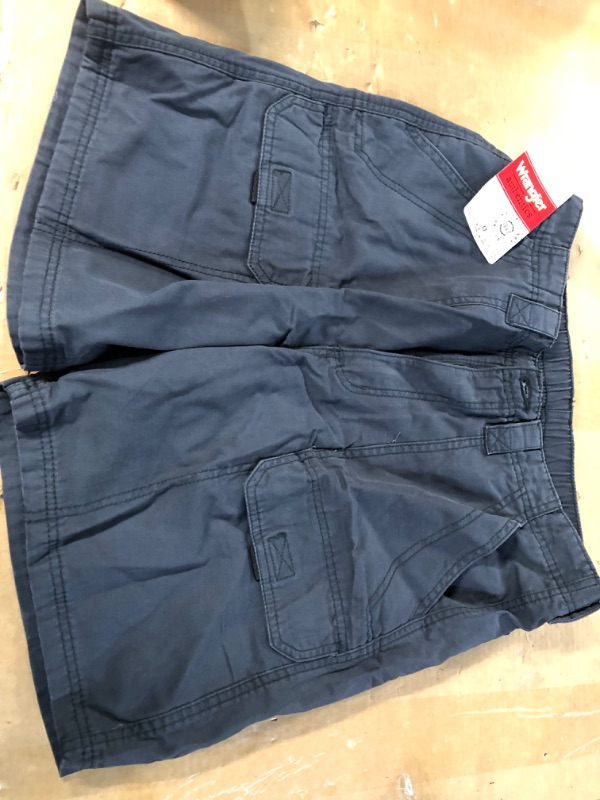 Photo 5 of **NEW** Wrangler Authentics Men's Canvas Utility Hiker Short (Size 33) Newport Navy