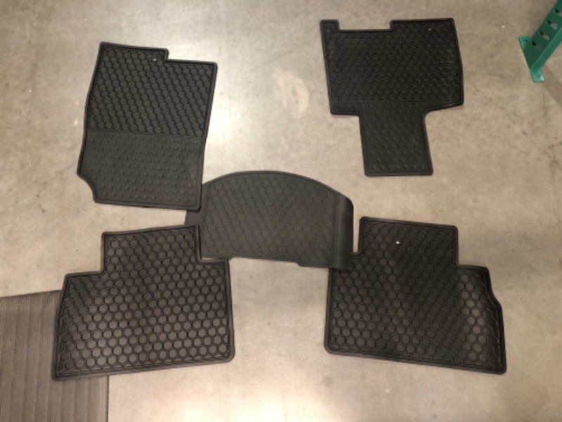 Photo 1 of 5 piece floor mat set driver side 17x25 pass side 19x25
rear 19.5x25 rubber