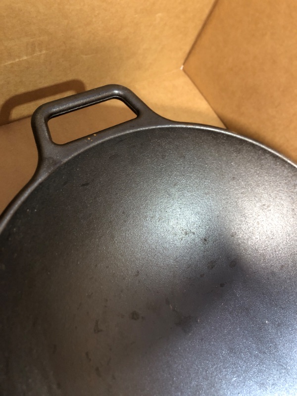 Photo 3 of * USED * 
Pre-Seasoned Cast Iron Wok with 2 Handled and Wooden Lid (14 Inches) Nonstick Iron Deep Frying Pan with Flat Base for Stir-Fry, Grilling, Frying, Steaming - For Authentic Asian, Chinese Food
