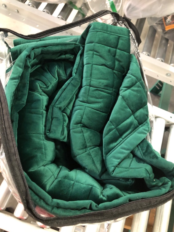 Photo 2 of [USED] Tribeca Living Velvet King Quilt Set - Emerald Green