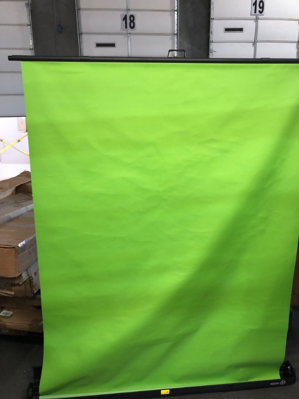 Photo 3 of Elgato Green Screen - Collapsible Chroma Key Backdrop, Wrinkle-Resistant Fabric and Ultra-Quick Setup (58.27 x 70.87 in)