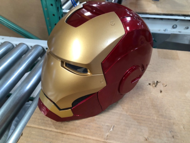 Photo 3 of Hasbro Iron Man Electronic Helmet Avengers Legends Gear