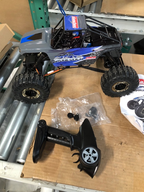 Photo 3 of DANCHEE RidgeRock - 4WD Electric Rock Crawler - 1/10 Scale - RTR , Blue