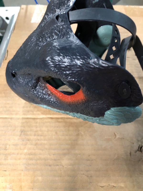 Photo 3 of Jurassic World Dominion Therizinosaurus Dinosaur Mask with Opening Jaw, Costume and Role-Play Gift Slasher Dino Mask
