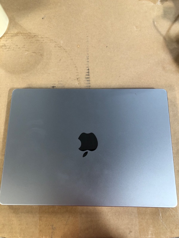 Photo 2 of -MINOR- MacBook Pro (14-inch, 2021)