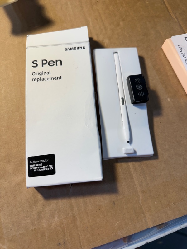 Photo 1 of Visit the SAMSUNG Store
4.7 out of 5 stars 1,836 Reviews
Samsung Galaxy Note10 S Pen – Bluetooth Enabled Official Stylus Pen with Motion Control for Galaxy Note10, Note 10 + and Note 10 5G – White EJ-PN970BWEGWW