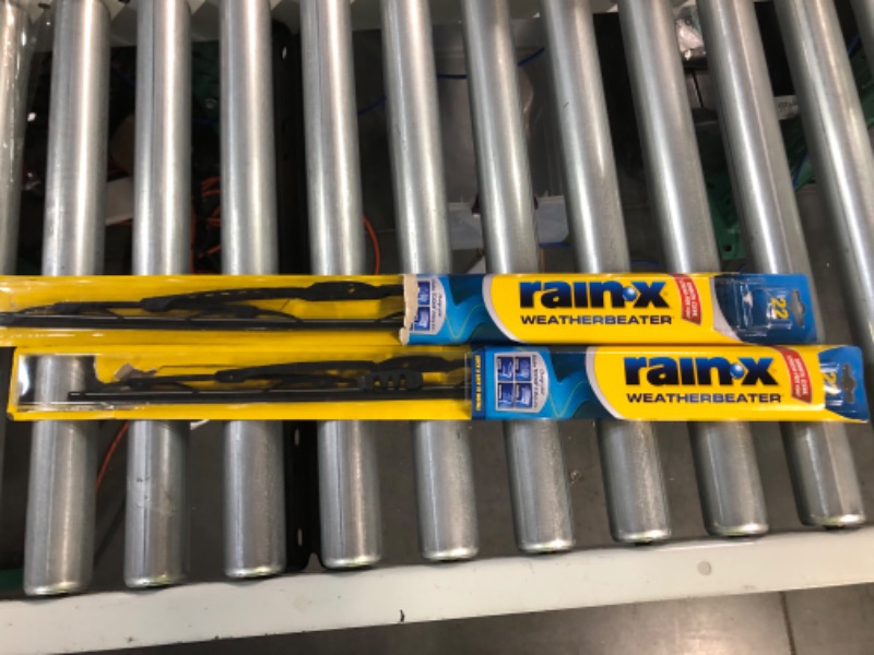Photo 1 of Rain-X 820149 WeatherBeater All-Season OEM Quality Conventional Windshield Wiper Blade - 22" (Pack of 2)