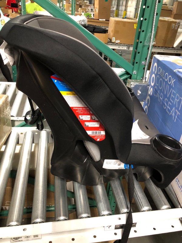 Photo 1 of **USED** Cosco Onlook 2-in-1 Convertible Car Seat,  Black Arrows