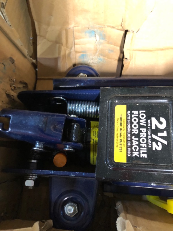 Photo 3 of [USED] TCE TCET825051R Torin Low Profile Hydraulic Trolly Jack - BLUE