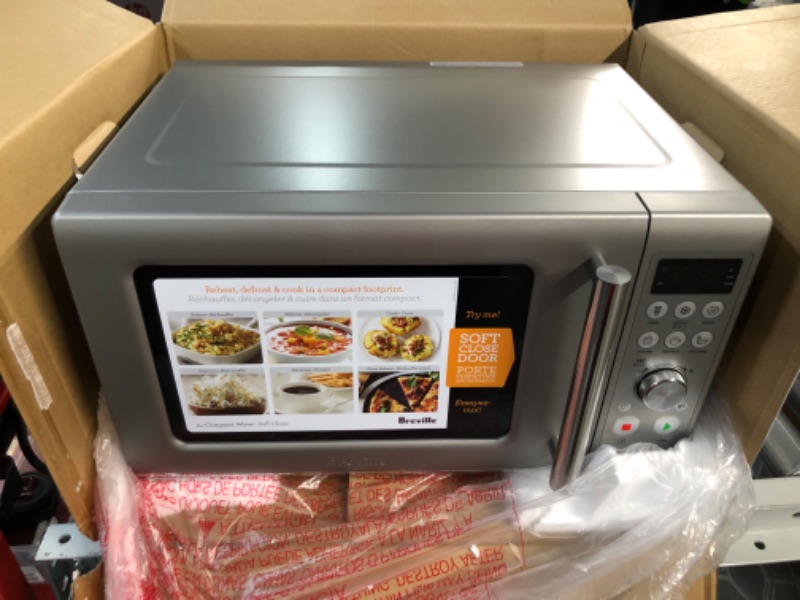 Photo 5 of [USED] Breville Compact Wave Soft-Close Microwave Oven, Silver, BMO650SIL