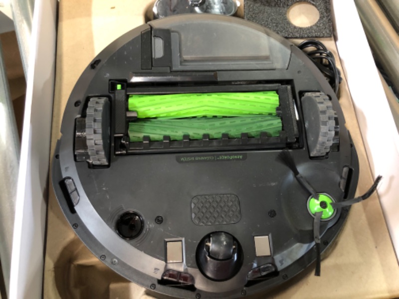 Photo 2 of [USED] iRobot Roomba i2 w/ Virtual Wall