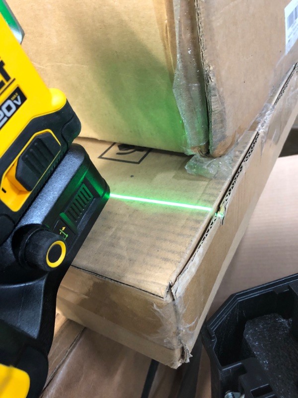 Photo 5 of DEWALT 20V MAX Laser Level Kit - 6 Piece Set, 3 x 360, Green (DCLE34030G)