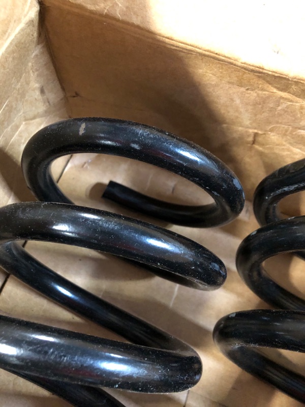 Photo 5 of *Minor Damage* MOOG 81387 Coil Spring Set