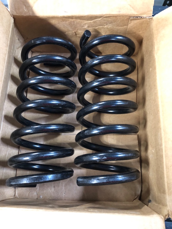 Photo 4 of *Minor Damage* MOOG 81387 Coil Spring Set