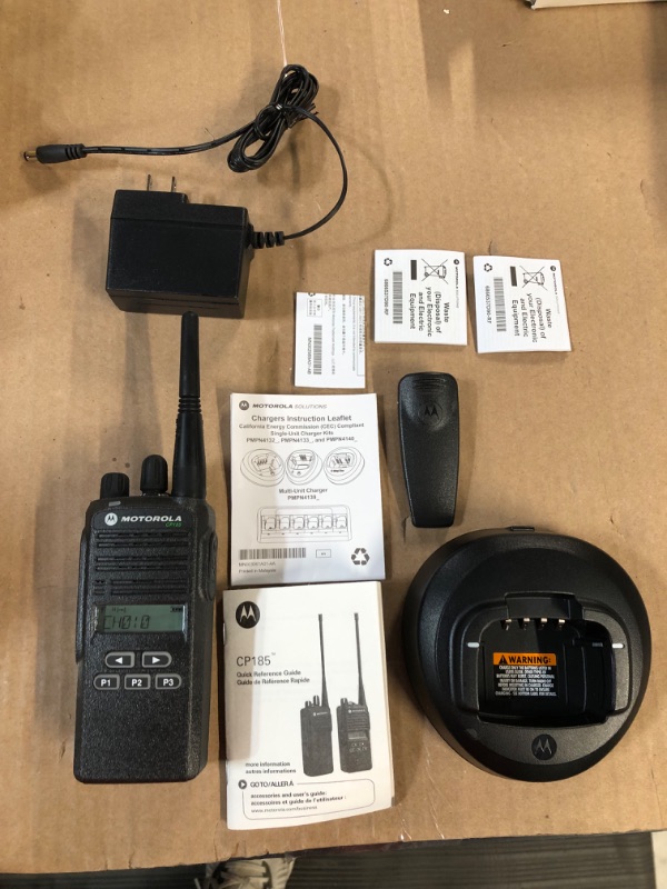 Photo 2 of CP185 UHF AAH03RDF8AA7AN Original Motorola 435-480 MHz Handheld Two-way Radio Transceiver