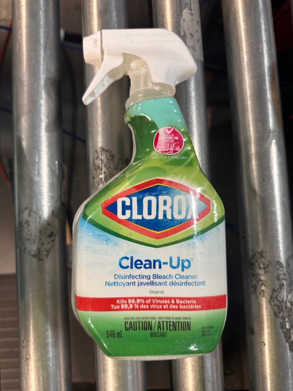 Photo 2 of Clorox Clean-Up Cleaner Spray with Bleach 32 fl.oz. (946 ml) Pack (2)