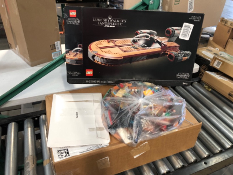 Photo 1 of ***SEE NOTES*** LEGO Star Wars Luke Skywalker’s Landspeeder 75341