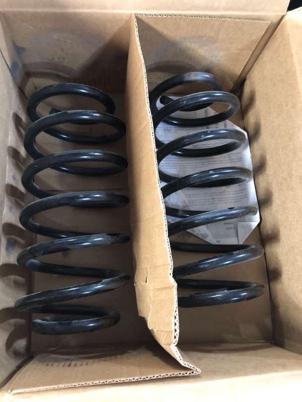 Photo 1 of MOOG Steering & Suspension CC627 Coil Spring Set, regular