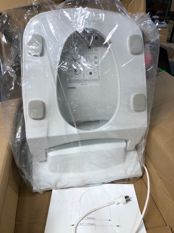 Photo 2 of **SEE NOTES**
VOVO STYLEMENT TCB-090SA Smart Bidet Toilet, Made in Korea, (LID ONLY)