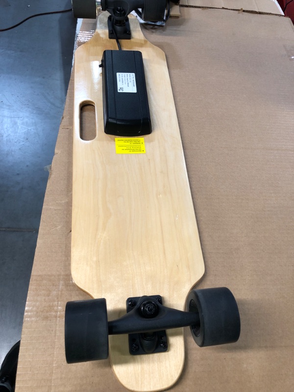 Photo 2 of Aceshin 35.4'' 350W Electric Skateboard 8 Layers Maple Motorized Longboard Skateboard 12MPH Top Speed with Wireless Remote Control Black