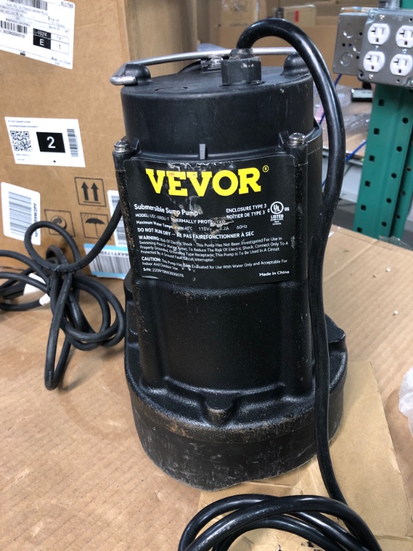 Photo 2 of VEVOR 1HP Sewage Pump, 5600 GPH Cast Iron Submersible Sump Pump with Automatic Snap-action Float Switch, Heavy-Duty