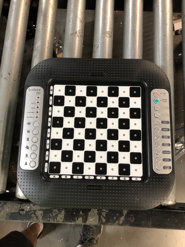 Photo 1 of *UNTESTED* Lexibook Chessman® FX, Electronic Chess Game with Tactile Keyboard and Light and Sound Effects, 32 Pieces, 64 Levels of Difficulty