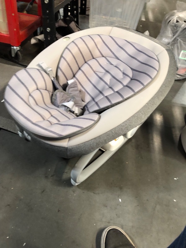 Photo 2 of Graco® Soothe My Way™ Swing with Removable Rocker, Maison