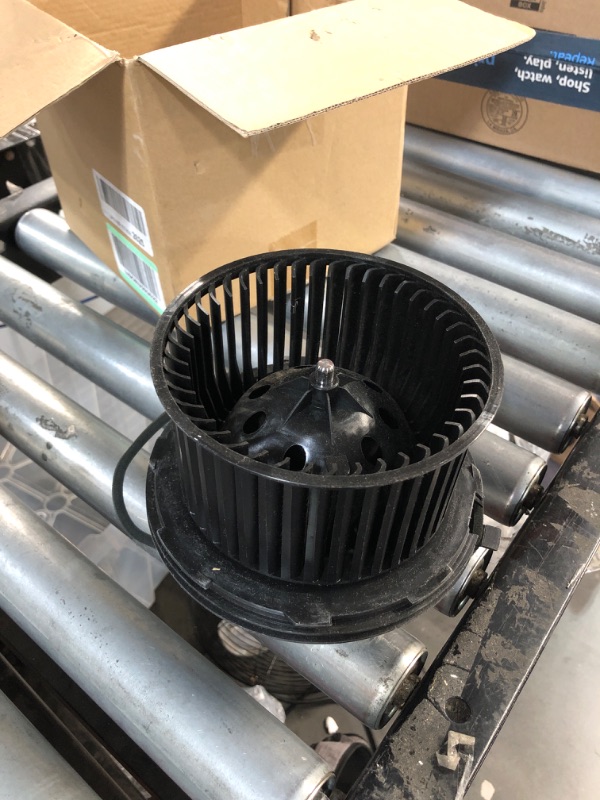 Photo 1 of AC Heater Blower Motor 700164 for Silverado, Avalanche, Tahoe, Suburban, Escalade, Sierra, Yukon, H2, Replaces # 15-81683, 22741027, 20760618