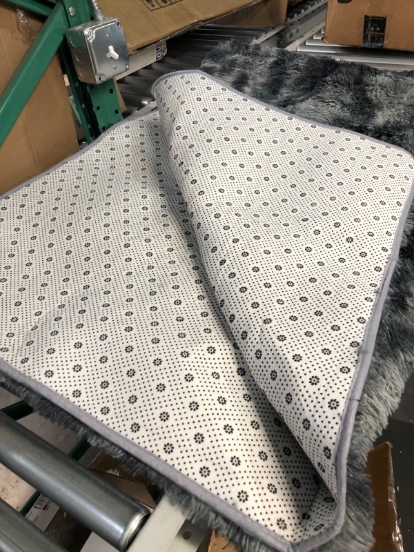 Photo 1 of *IN GOOD CONDITION* MULTI TONE GRAY SHAG RUG WITH BOTTOM GRIP 86x64