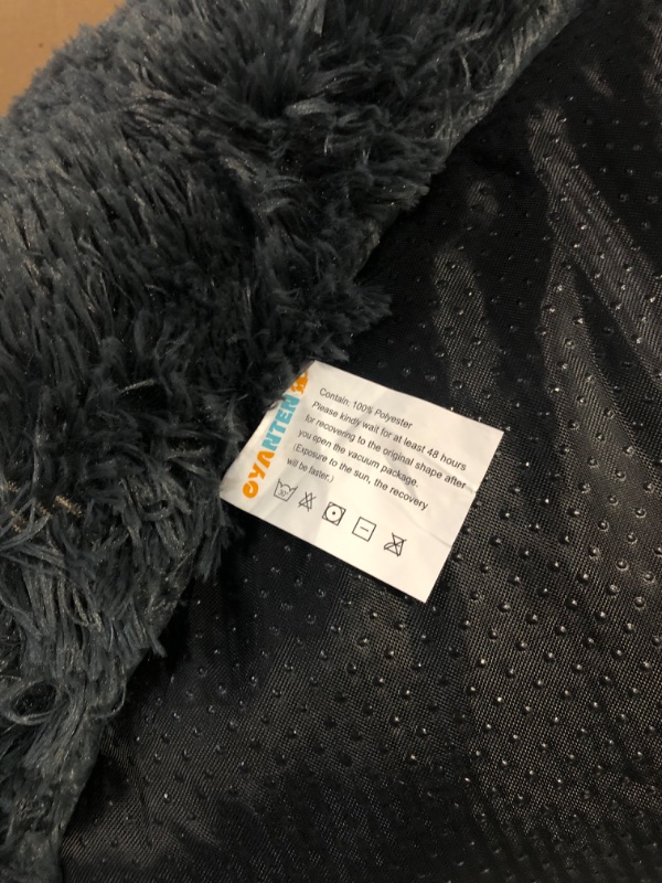 Photo 1 of *IN GOOD CONDITION* OYANTEN Dog Bed for Medium Dogs, 36in, Dark gray