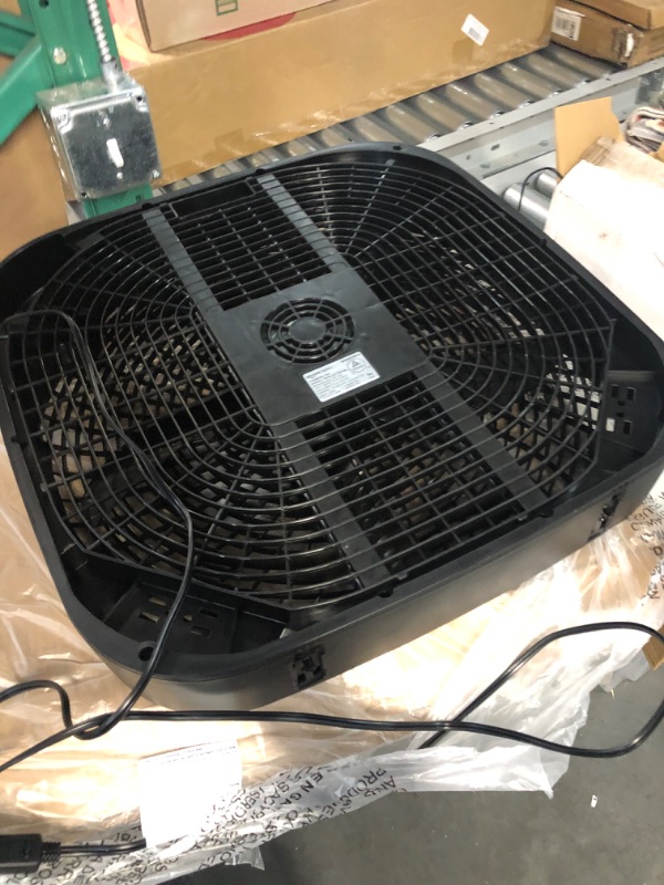 Photo 4 of *IN GOOD CONDITION - CLEAN* Amazon Basics 3 Speed Box Fan, 20-Inch 